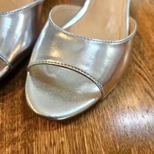 Silver Women's Open-toe Sandals W/pearl Accent, Sz 7.5 NIB